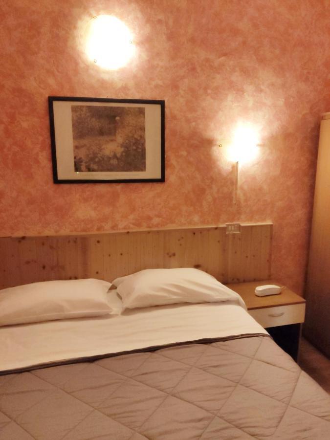 Hotel Ariosto Centro Storico Reggio Emilia Kültér fotó